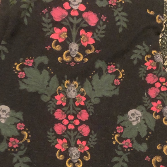 NWOT TORRID Skull and Floral Damask Leggings Sz 00 10 12 L - Picture 3 of 6